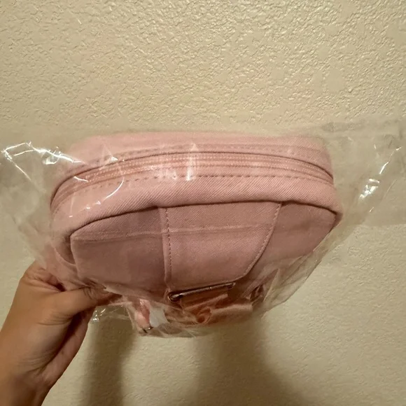 2024 Disney X Pandora D23 Exclusive Cross body sling - Picture 8 of 8